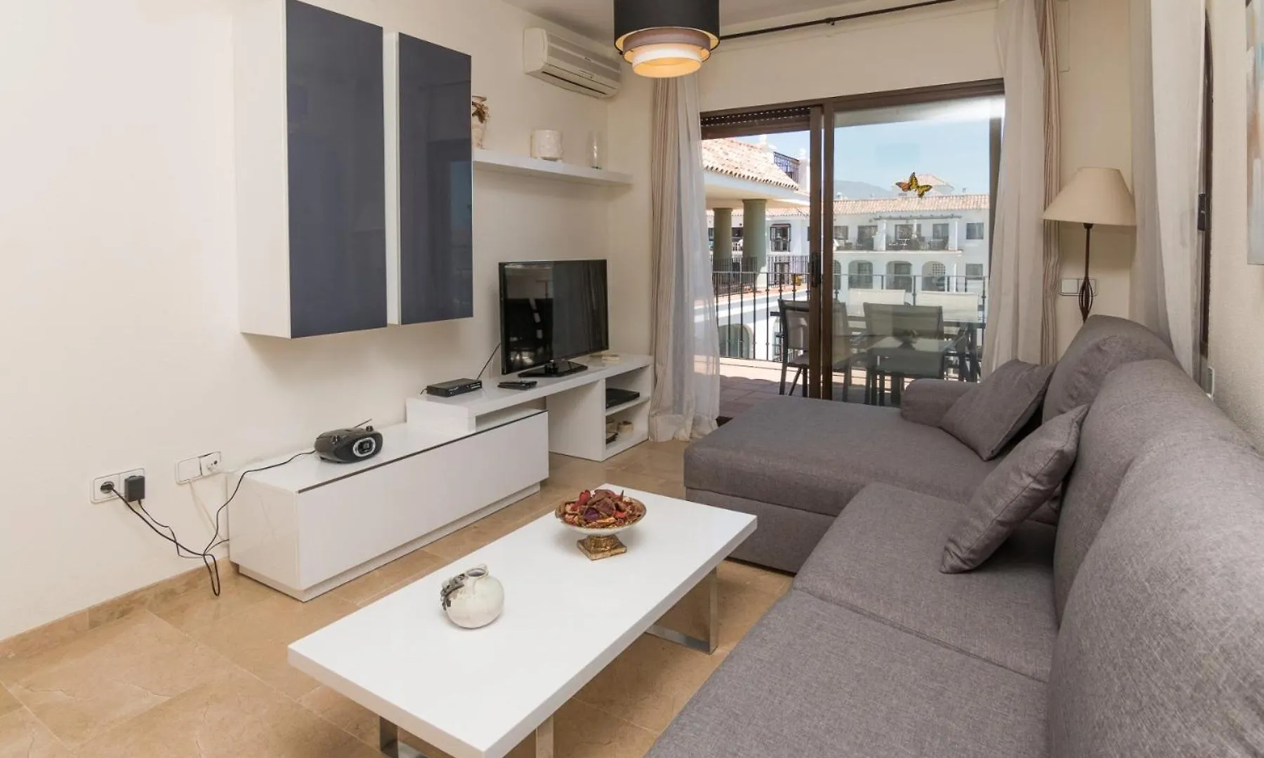 Appartement 2066-Apt 2 bedrooms on beach, tenis, gym, pool Manilva