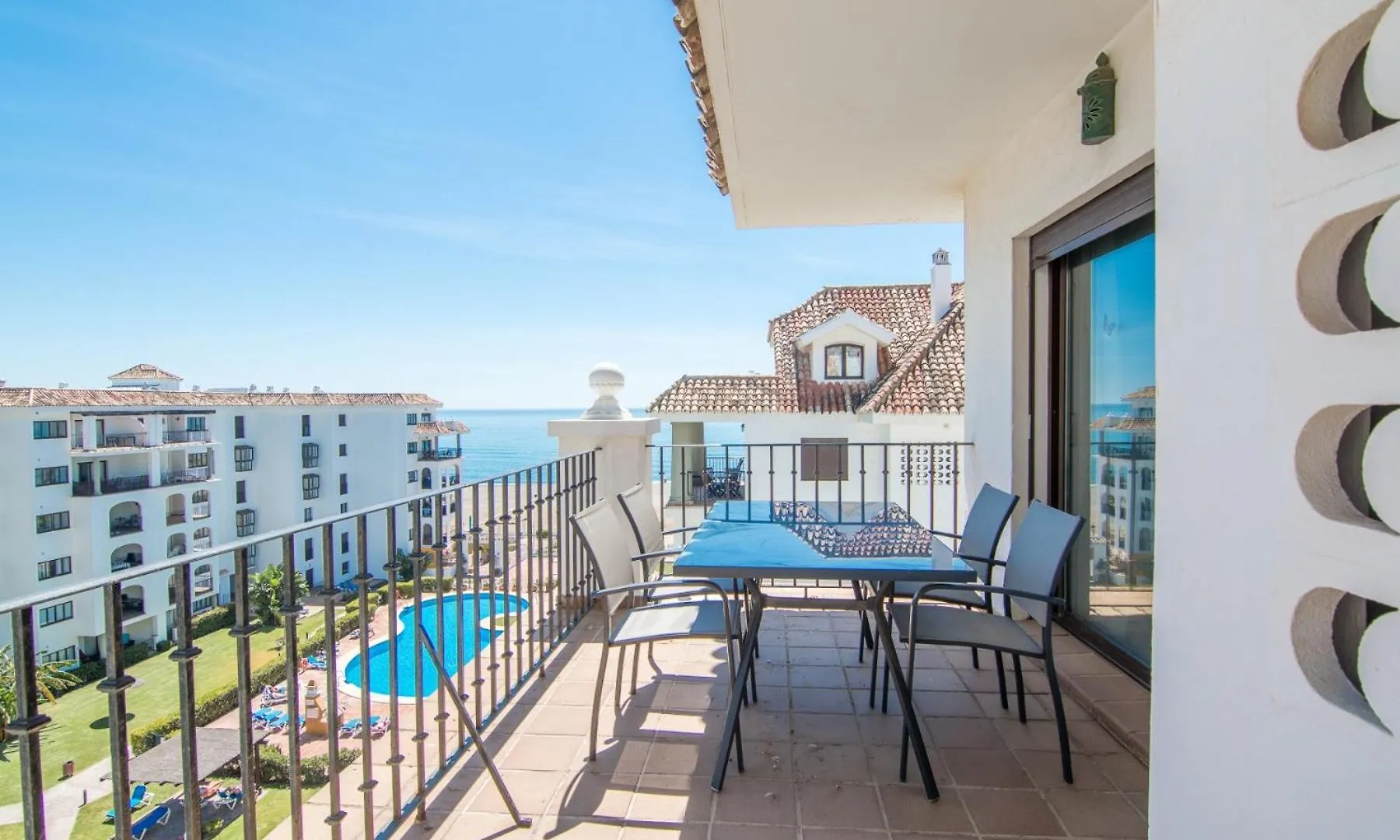 Contacten van 2066-Apt 2 bedrooms on beach, tenis, gym, pool